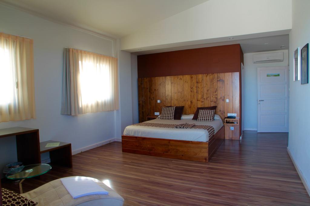 Hotel Mas Prades Deltebre Room photo